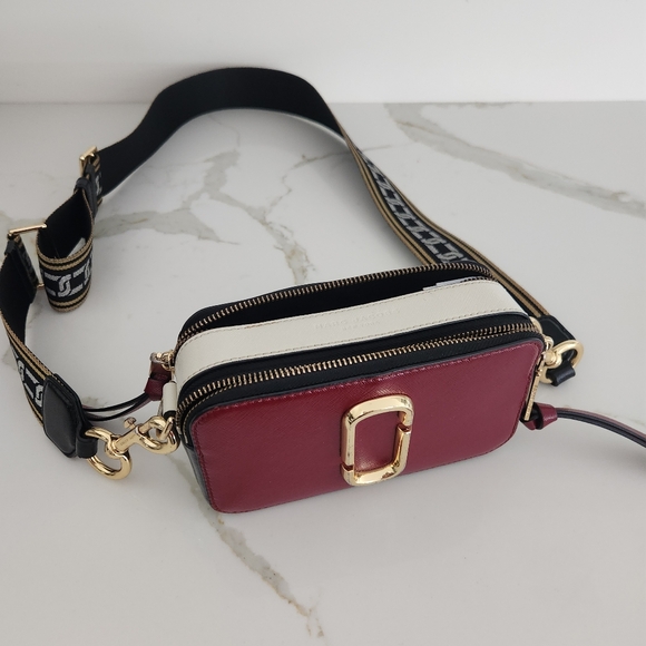 Marc Jacobs Handbags - Marc Jacobs Snapshot